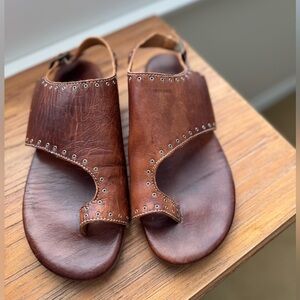 Bed|Stu Brown Sandals
